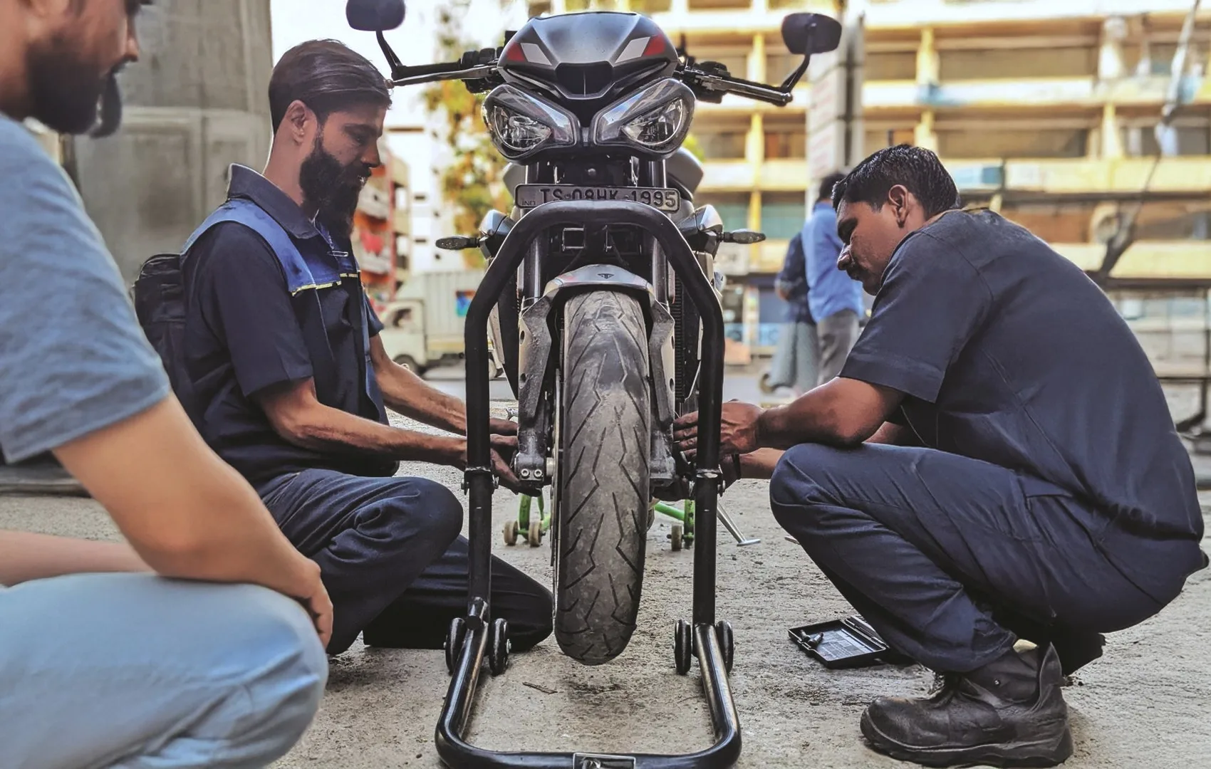 Fast delivery and professional tyre fitment